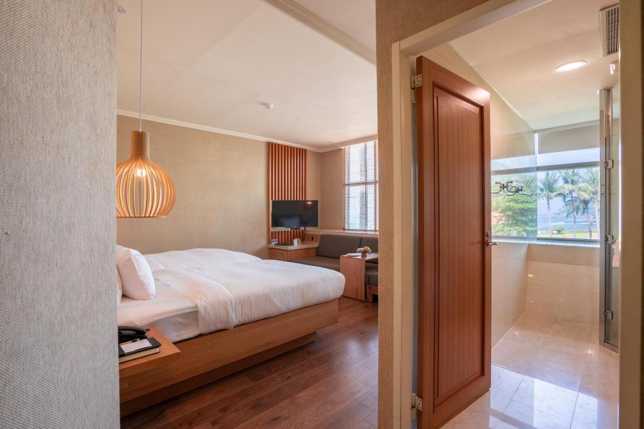 Sunset Beach Resort كاوشيونغ الغرفة الصورة